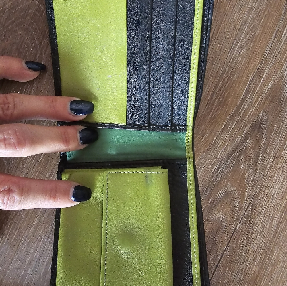 Gucci bifold wallet - Picture 4 of 6